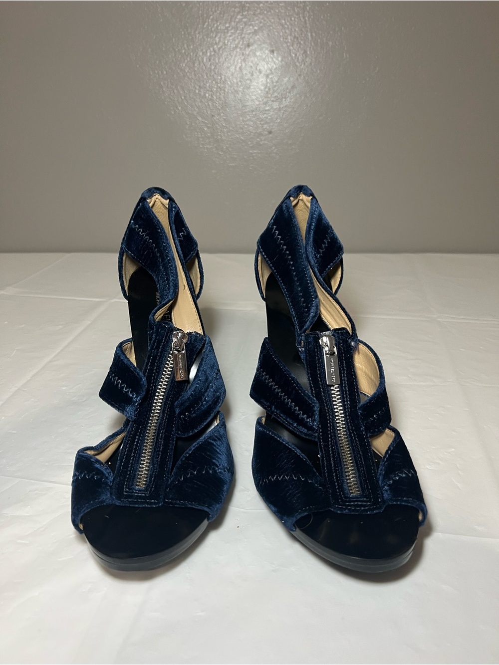 Michael Kors Berkley Velvet T-Strap Heels Admiral Blue Women's Zippered SZ: 9M